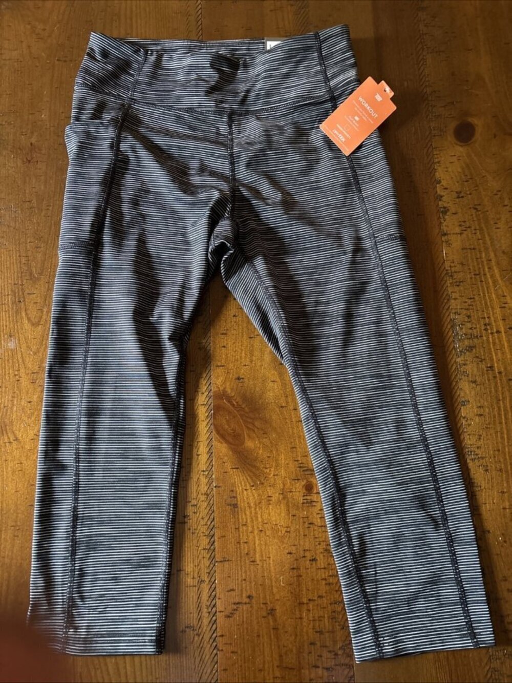 Tek Gear Womens size Large Mid Rise Black & White Striped Capri Leggings NEW